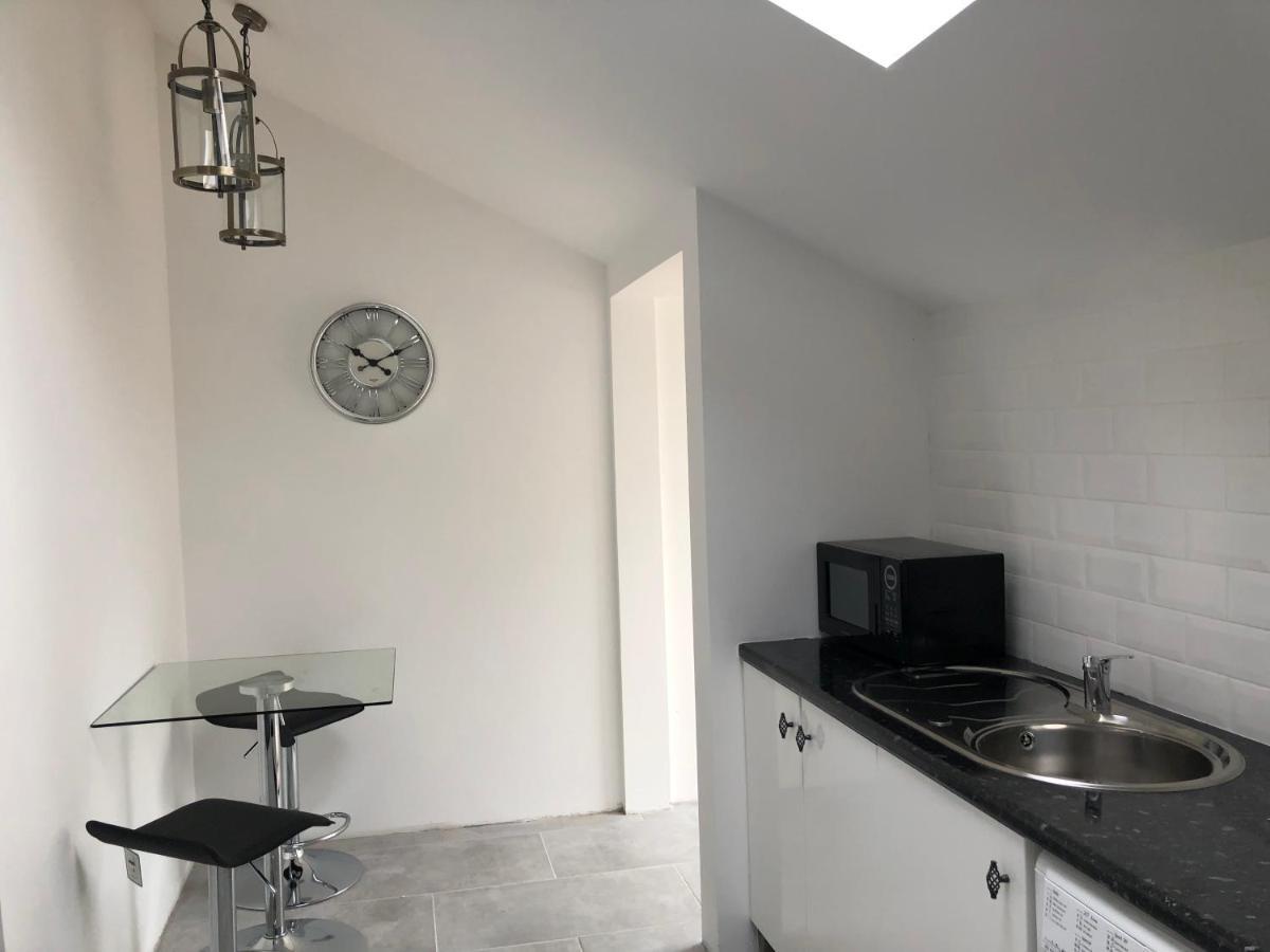 Grooms Cottage Outside Hot Tub Beith Bagian luar foto